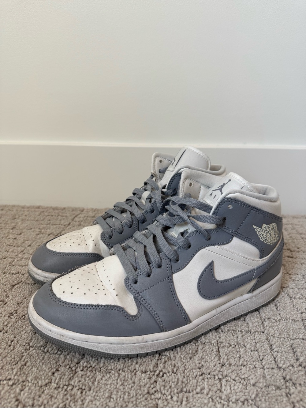 Unisex Men’s 9.5 = women’s 11